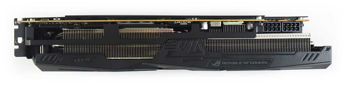 Asus Strix RX 5700 XT O8G Gaming; horní strana
