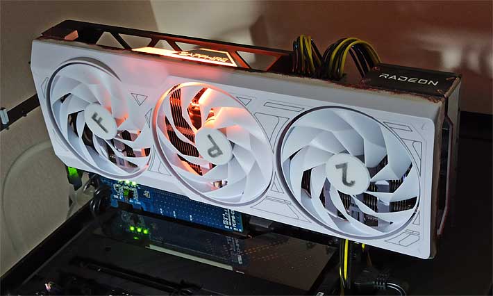 Sapphire PURE RX 7700 XT 12G Frostpunk 2 Edition